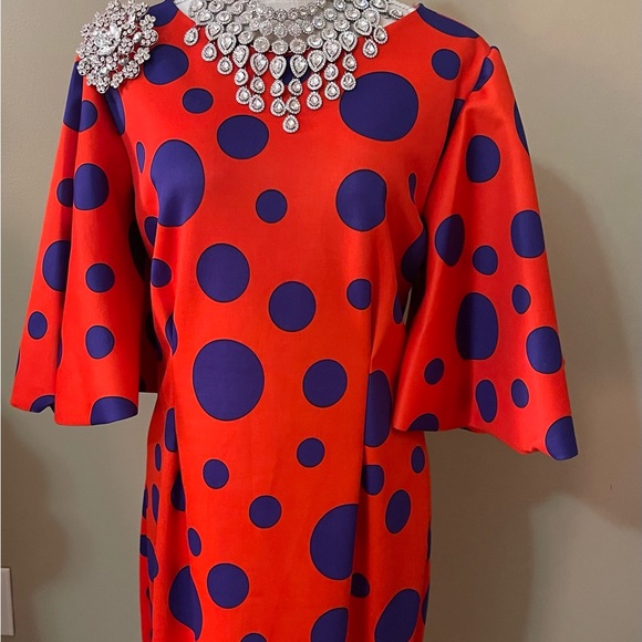 Beautiful flare sleeves mid-length dress - Picture 2 of 4